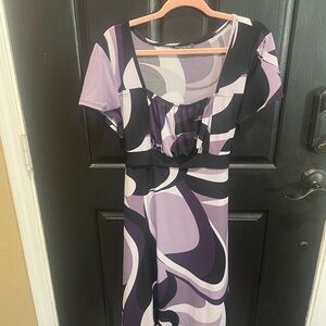 Casual everyday dress with tie